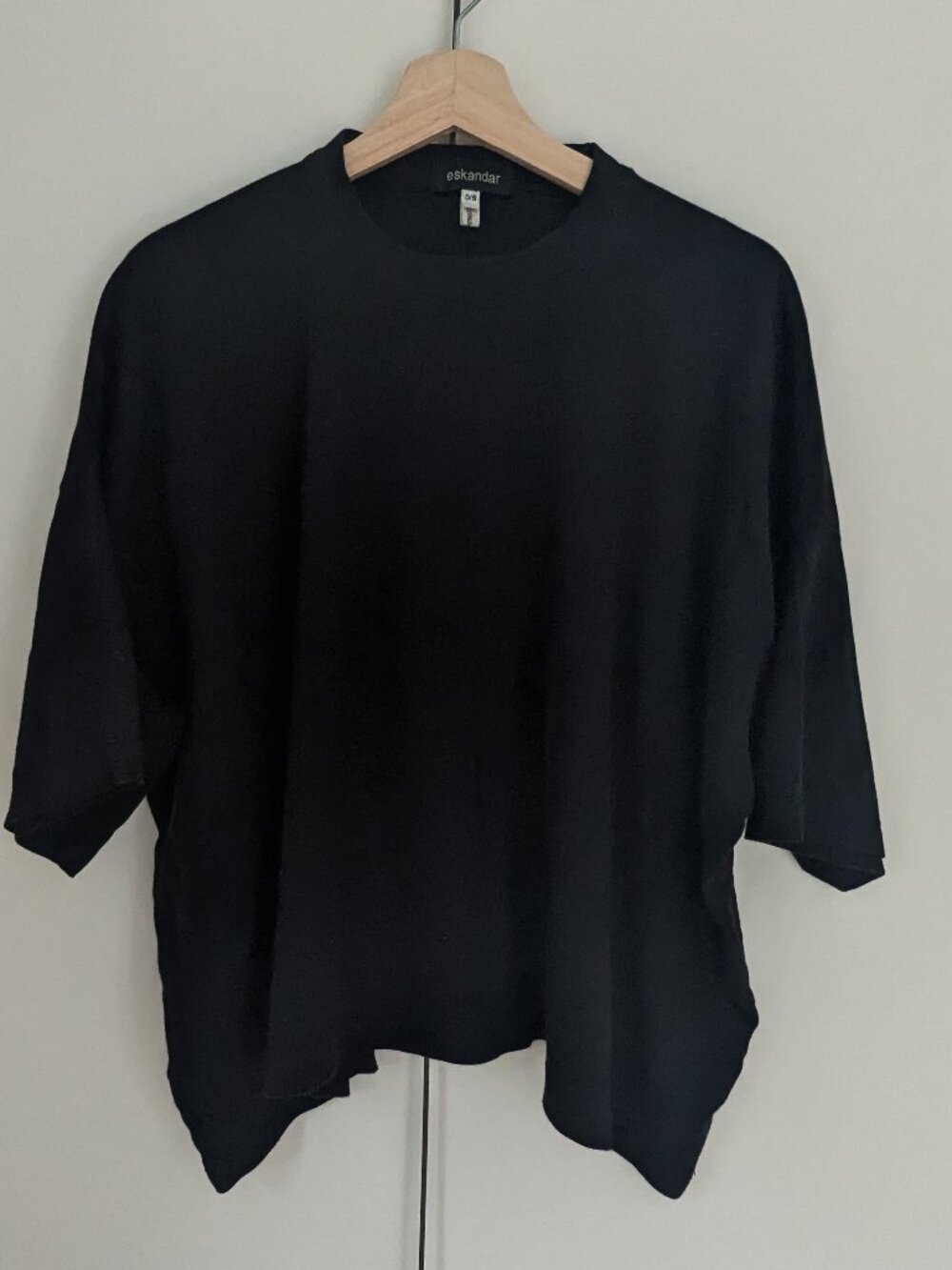 Eskandar tee